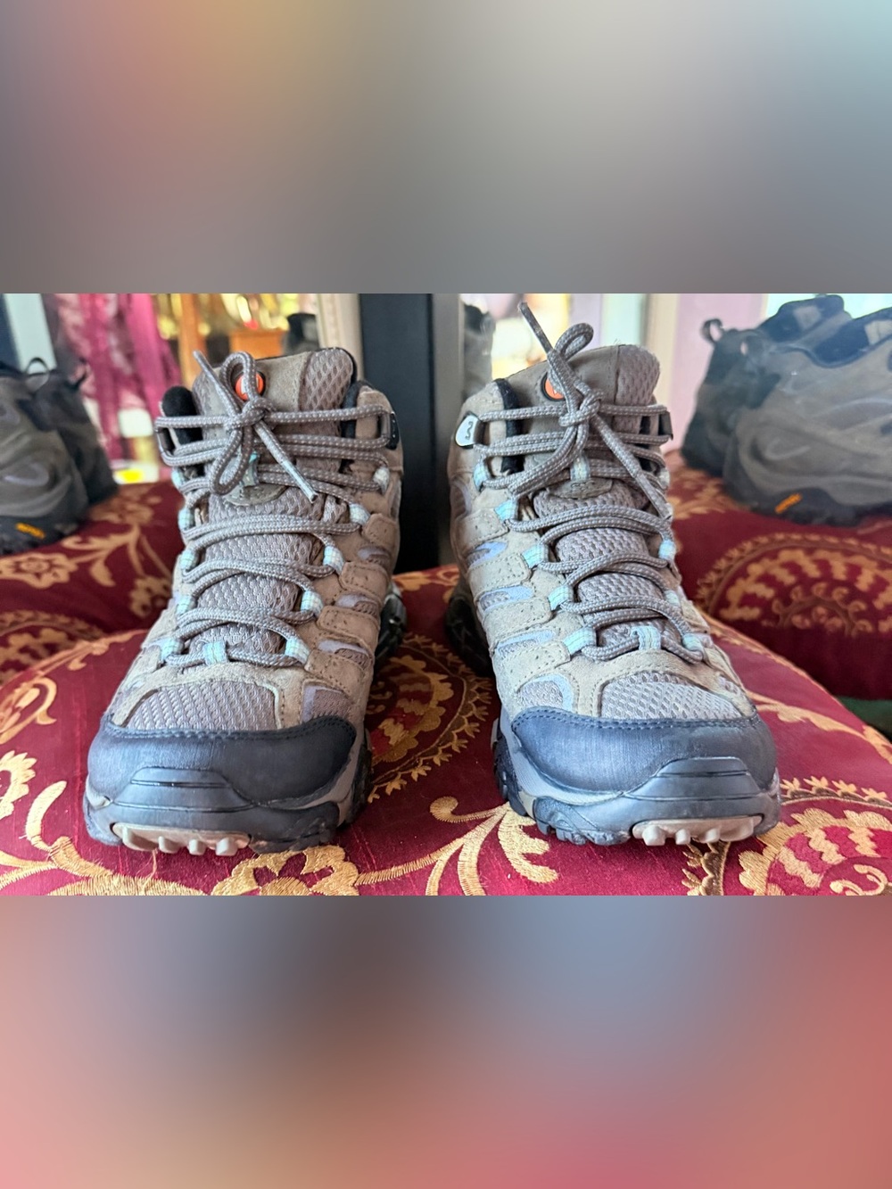 Men's shoe subcategory identification